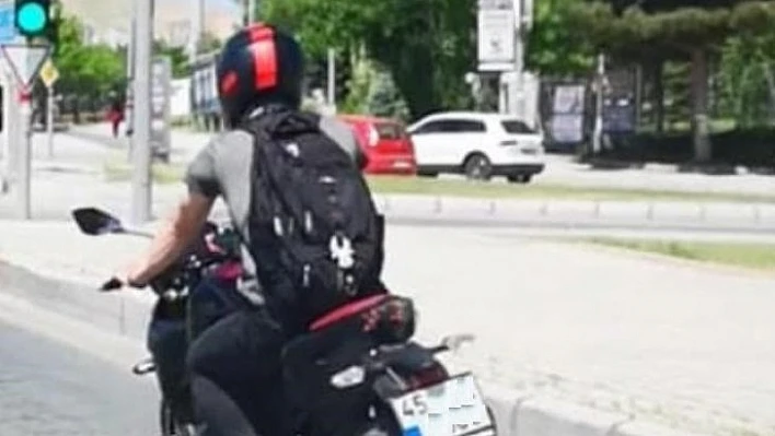 O sürücünün ehliyetinden 30 puan düşürüldü, para cezası uygulandı