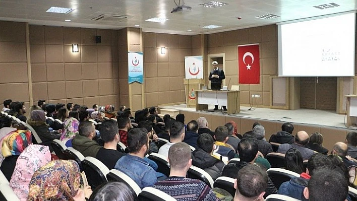 Sağlık personeline İnme farkındalık eğitimi