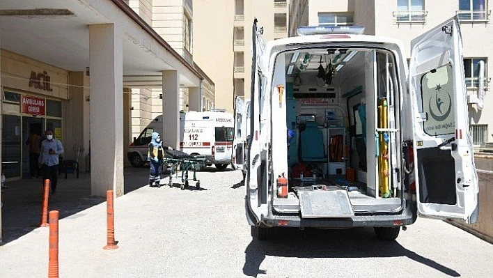 Şarampole devrilen otomobilde aynı aileden 9 kişi yaralandı