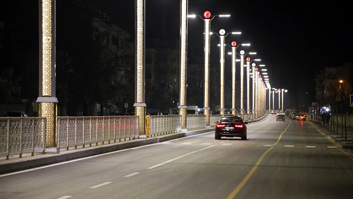 Tahir Şaşmaz Caddesi modern görünüme kavuştu