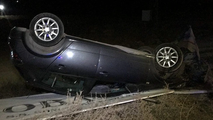 Ters dönen otomobilden sürücü, yara almadan kurtuldu