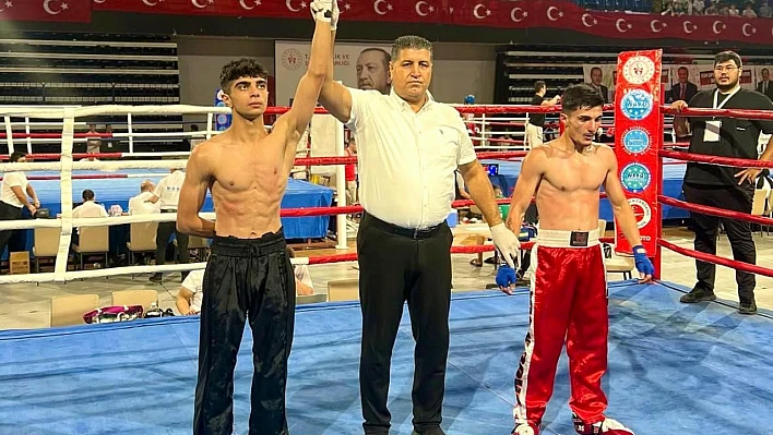 Türkiye Kick Boks Şampiyonası'ndan Elazığ'a madalya yağmuru