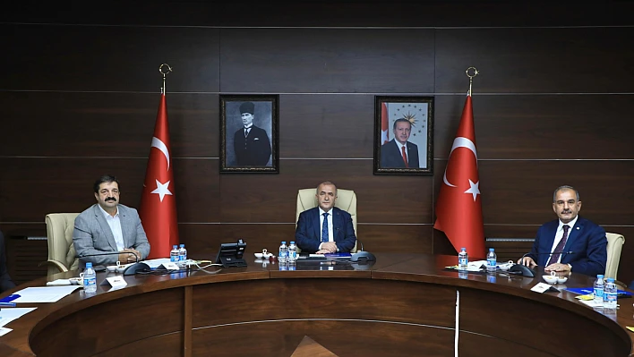 Vali Hatipoğlu başkanlığında istihdam ve mesleki eğitim toplantısı yapıldı