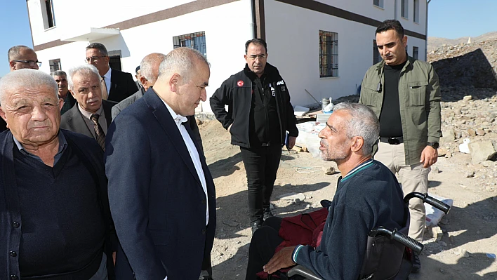 Vali Hatipoğlu, Karşıyaka Mahallesi Taziye Evi'nde incelemelerde bulundu