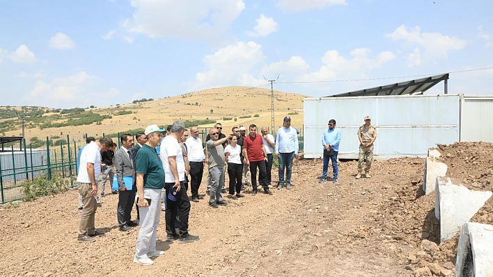 Vali Hatipoğlu, Kovancılardaki sokak hayvanları barınağı inşaatını inceledi