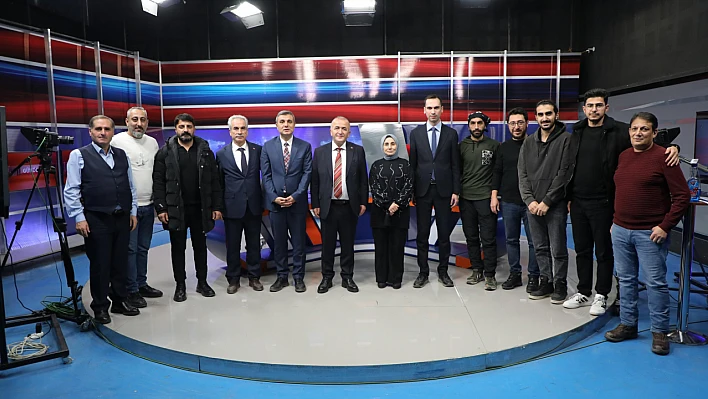 Vali Hatipoğlu, Zeki Akbıyık'ın konuğu oldu