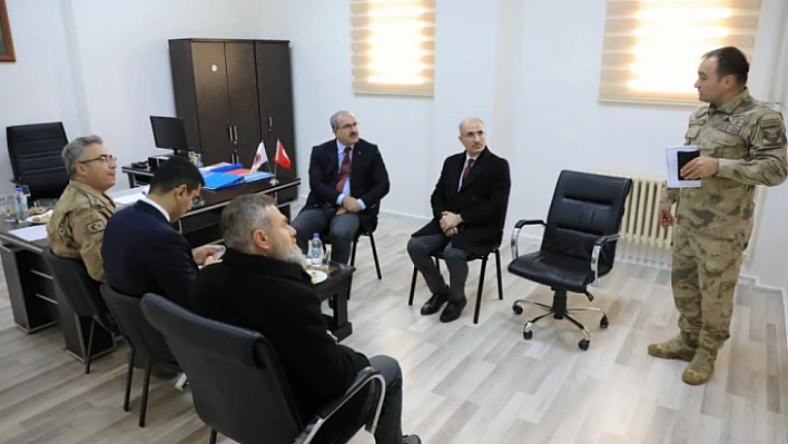 Vali Toraman, Palu'da vatandaşlarla buluştu