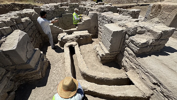 Yaklaşık 1700 yıllık Roma Hamamı gün yüzüne çıkarıldı