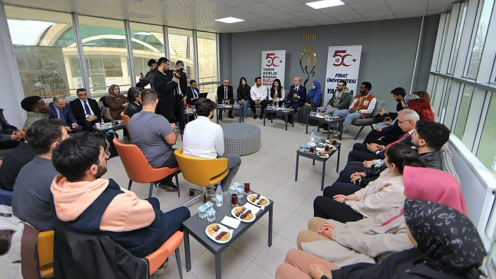 YÖK Başkanı Özvar, akademisyen ve öğrencilerle bir araya geldi