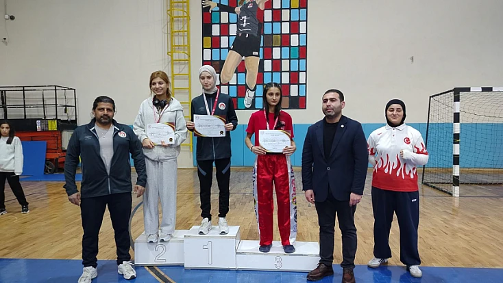 Elazığ Wushu Kung-Fu’da bölgeye damga vurdu