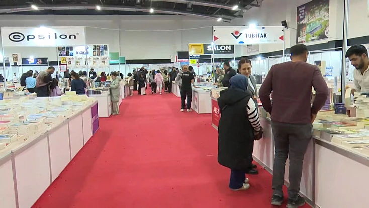 Kitap Fuarı ziyaretçilerini ağırlıyor