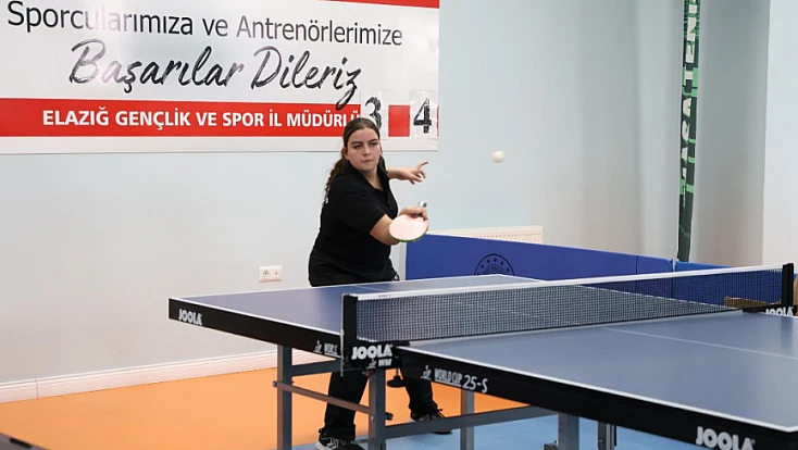 Kurumlar arası masa tenisi turnuvası başladı