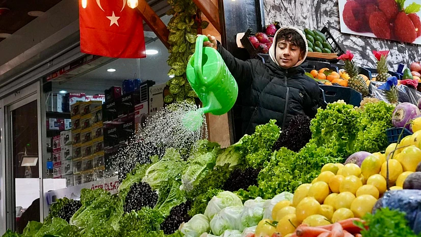 100 yıllık Kapalı Çarşı'da mahalli musiki