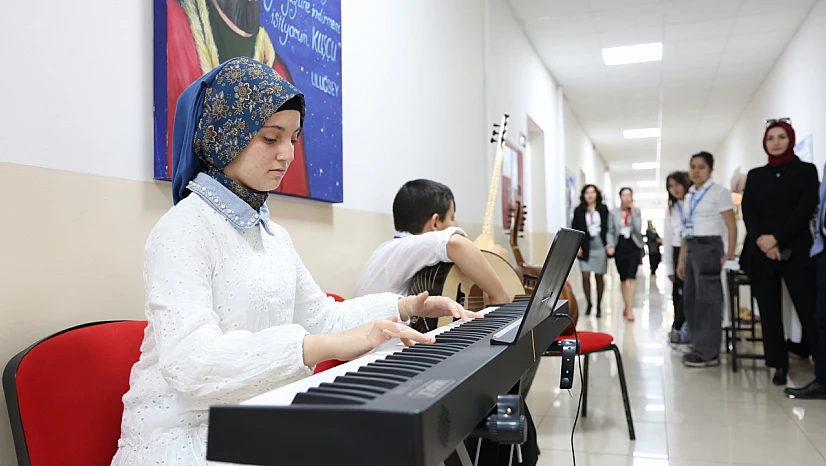 Ali Kuşçu Bilim ve Sanat Merkezi'nde 'Bilim Fuarı' açıldı