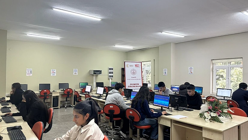 Dilimizin Zenginlikleri Projesi 'Çevrimiçi Anlamını Bul' yarışması il finali yapıldı