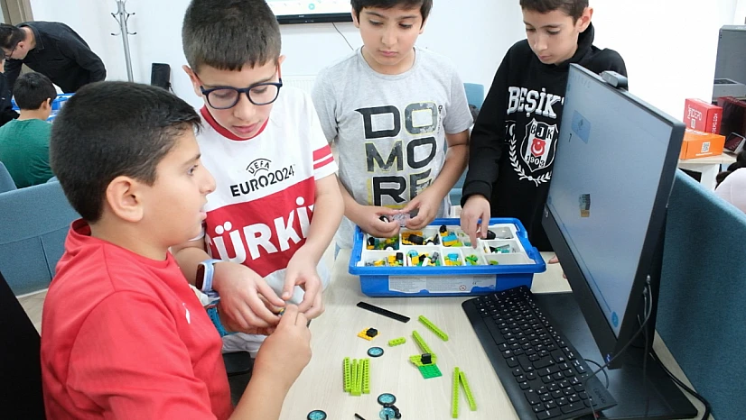 Elazığ Belediyesi Dijital Gençlik Merkezi'nde eğitimler başladı