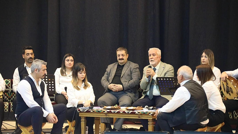 Elazığ Belediyesi'nden kürsübaşı gecesi