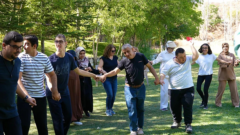 Elazığ Belediyesi'nden özel gereksinimli bireylere 'Yaza Veda' etkinliği
