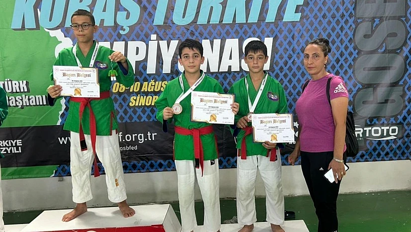 Genç sporcu Umuthan Yağcı'dan madalya sevinci