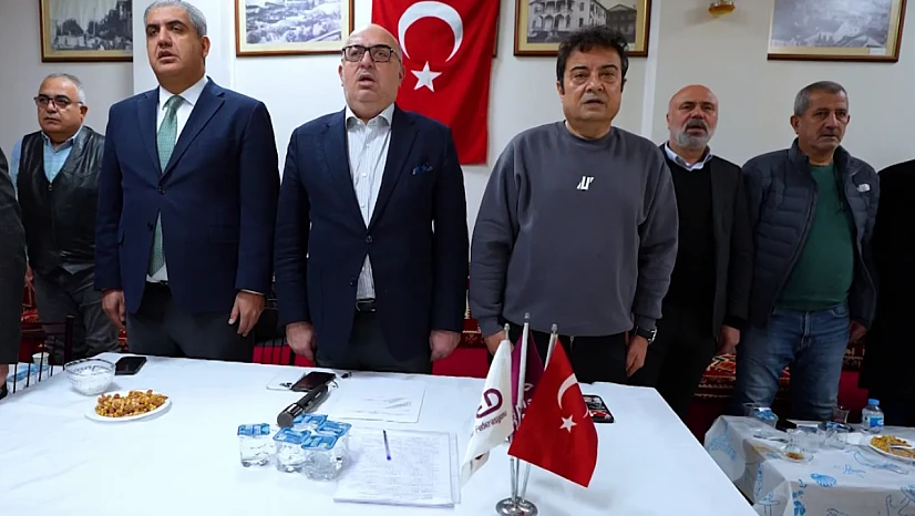 İstanbul Elazığlılar Dayanışma Derneğinde bayrak değişimi