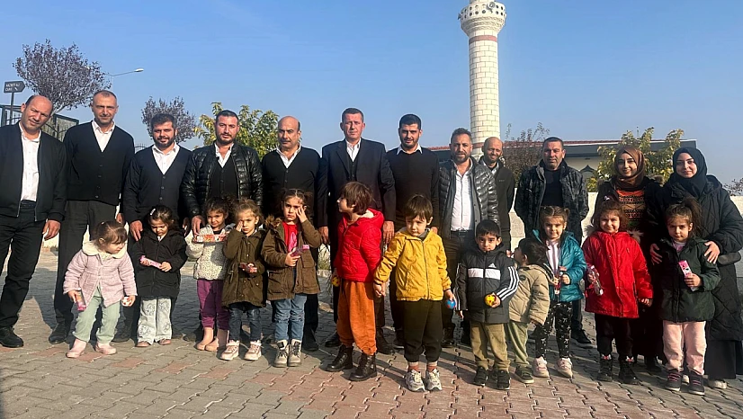 Minikler, şoförlerin gününü kutladı