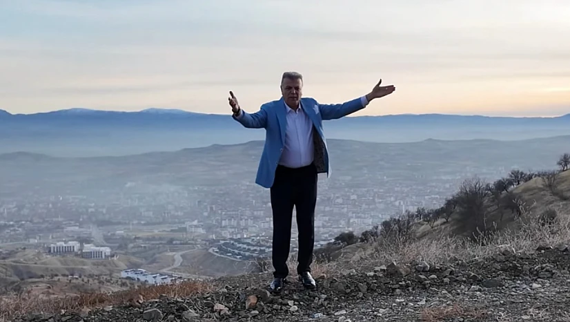 Sanatçı Ömer Çapar'ın yeni klibi yayımlandı