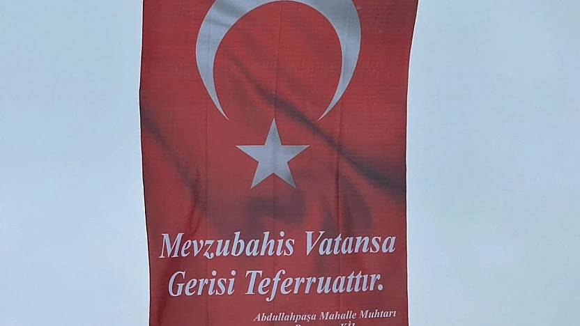 Abdullahpaşa Mahallesi'nden Türk Bayrağına yapılan saldırıya anlamlı tepki