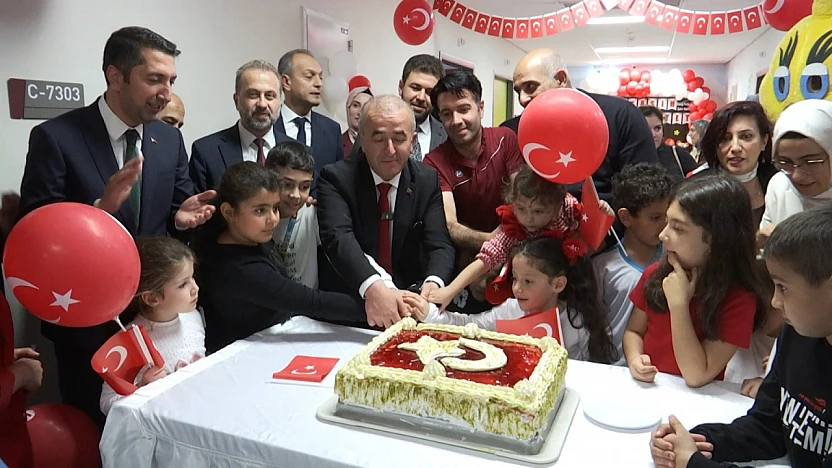Cumhuriyet'in 102. Yılı Fethi Sekin Şehir Hastanesi'nde kutlandı