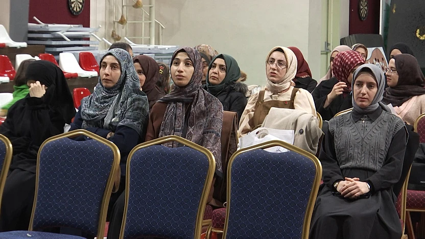 'Doğu Türkistan'daki İşgal ve Soykırım' konulu konferans