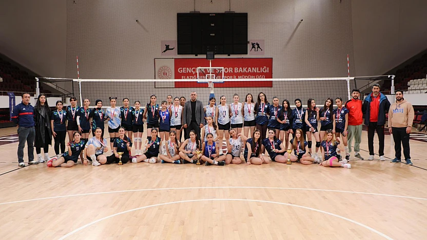 Elazığ'da küçük kadınlar voleybol il birinciliği tamamlandı