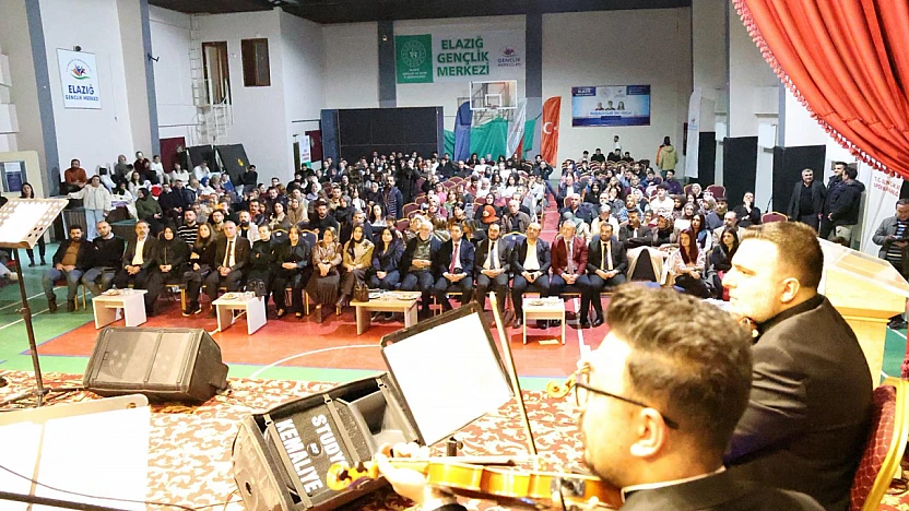 Elazığ'da türkülerle dolu anlamlı gece