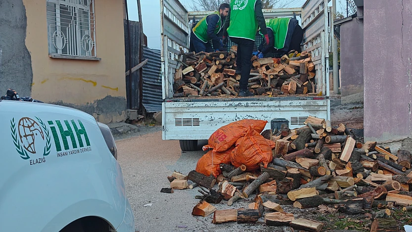 Elazığ İHH'dan 300 Aileye Yakacak Yardımı