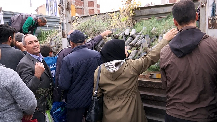 Elazığ Orman Bölge Müdürlüğü ücretsiz fidan dağıttı