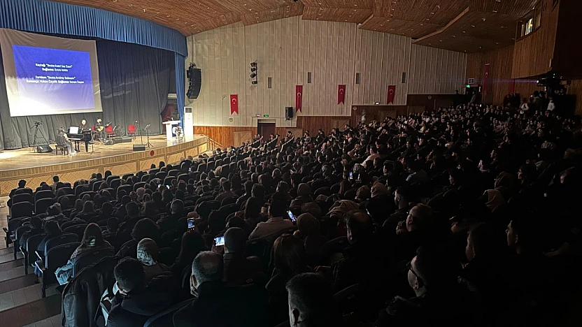Fırat Üniversitesinde 'Piyano Eşliğinde Eserler Konseri' düzenlendi