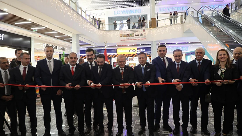 Hükümlü ve tutukluların yaptığı resimler sergilendi