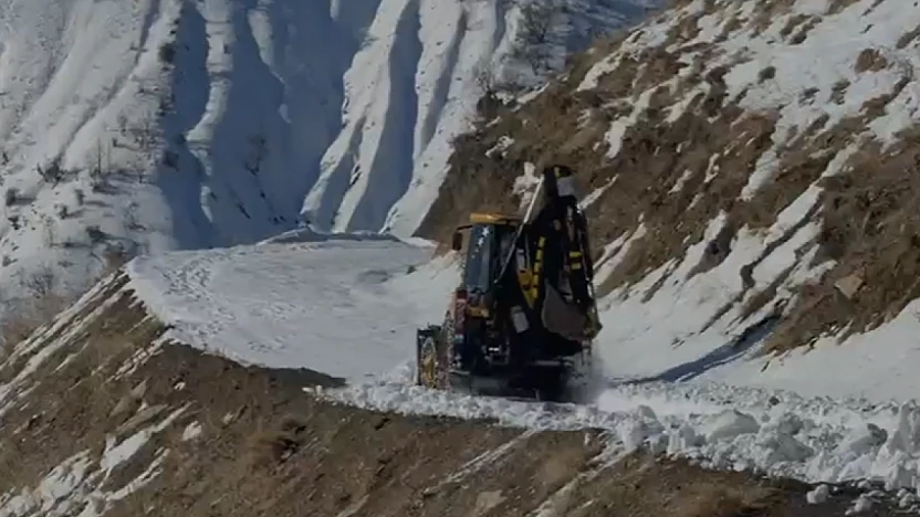 İl Özel İdaresi karla mücadele çalışmalarını sürdürüyor