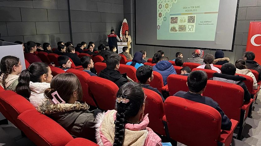 Öğrencilerden Bilim Merkezi'ne ziyaret