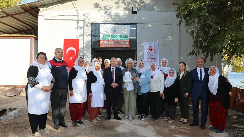 Vali Hatipoğlu Ağın Leblebisi yapımına katkıda bulundu