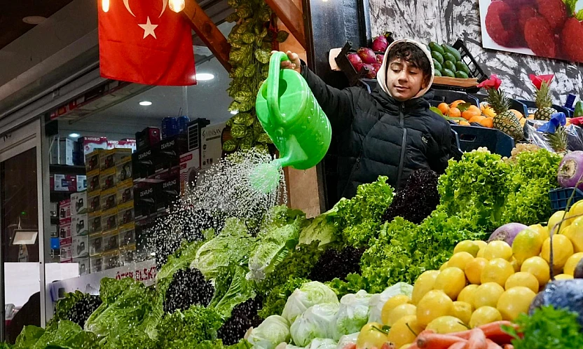100 yıllık Kapalı Çarşı'da mahalli musiki