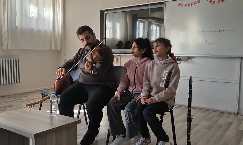 Arıcak'ta 'Müzik Aletlerini Tanıyoruz' etkinliği