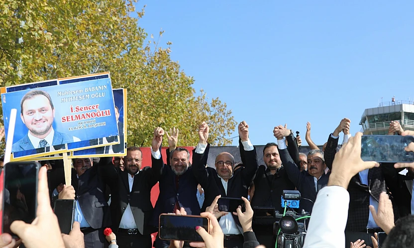 Başkan Selmanoğlu'na havalimanında coşkulu karşılama