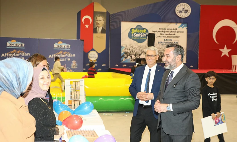 Başkan Şerifoğulları, Ailefest'te ailelerle buluştu Genç çiftin nikahını kıydı