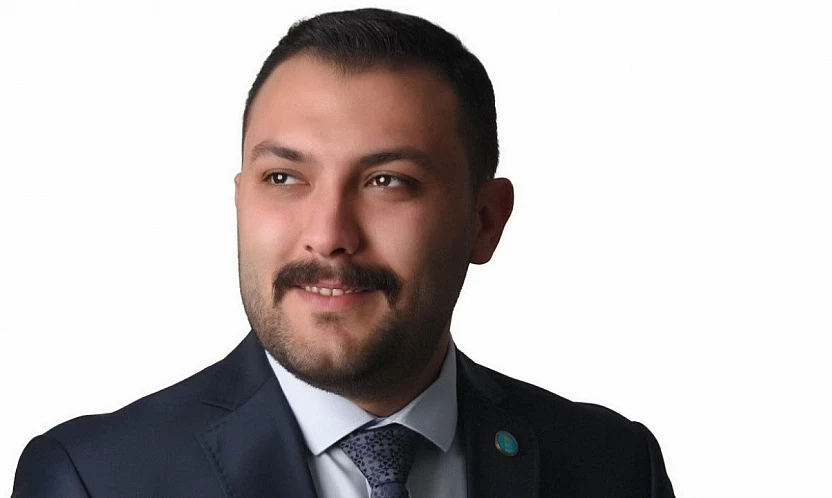Burak Özgül: 'Gençler 2026 yılına umutla bakmak istiyor'
