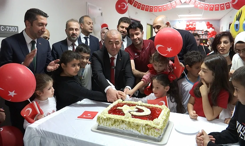 Cumhuriyet'in 102. Yılı Fethi Sekin Şehir Hastanesi'nde kutlandı