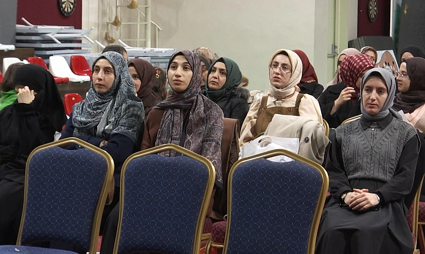 'Doğu Türkistan'daki İşgal ve Soykırım' konulu konferans