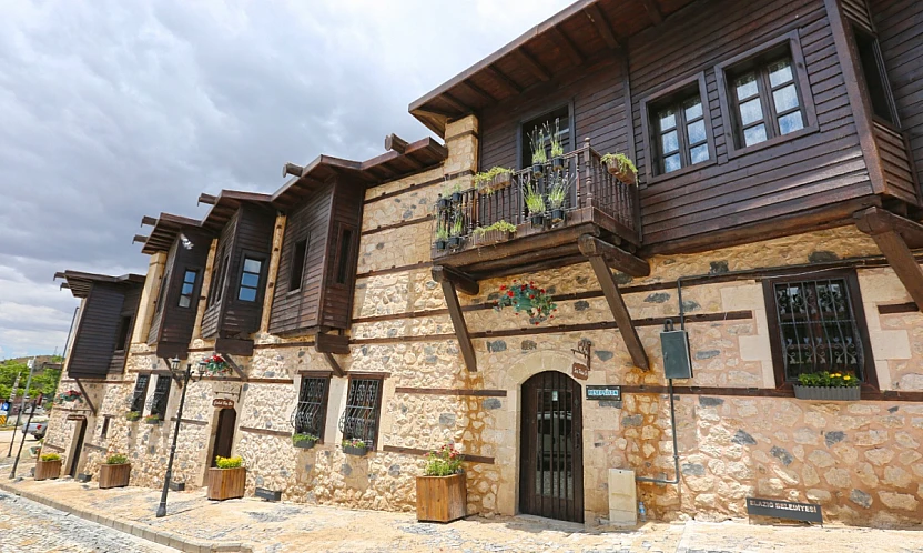 Elazığ Belediyesi Konukevi, misafirlerini ağırlıyor