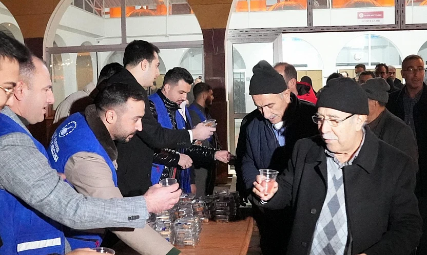 Elazığ Belediyesi'nden kandil simidi ikramı