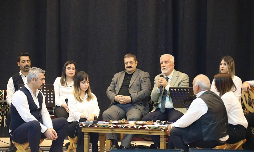 Elazığ Belediyesi'nden kürsübaşı gecesi