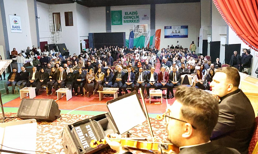 Elazığ'da türkülerle dolu anlamlı gece