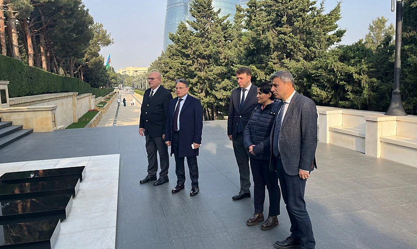Elazığ heyetinden Bakü Türk Şehitliği'ne ziyaret